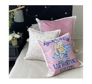 Cojín Pantone 693 Candy 60x60 cm