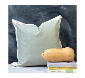 Cojín 60x60 cm Pantone 559 menta crudo